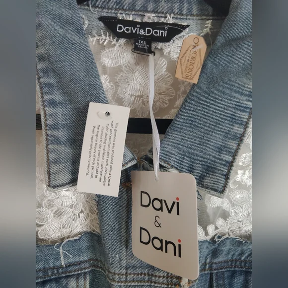 NWT!! DAVI & DANI Denim & Lace Jacket. Size 1XL - Picture 6 of 10
